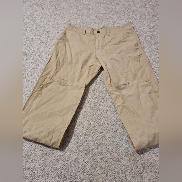 Old Navy Men Khaki Pants - Picture 3 of 9